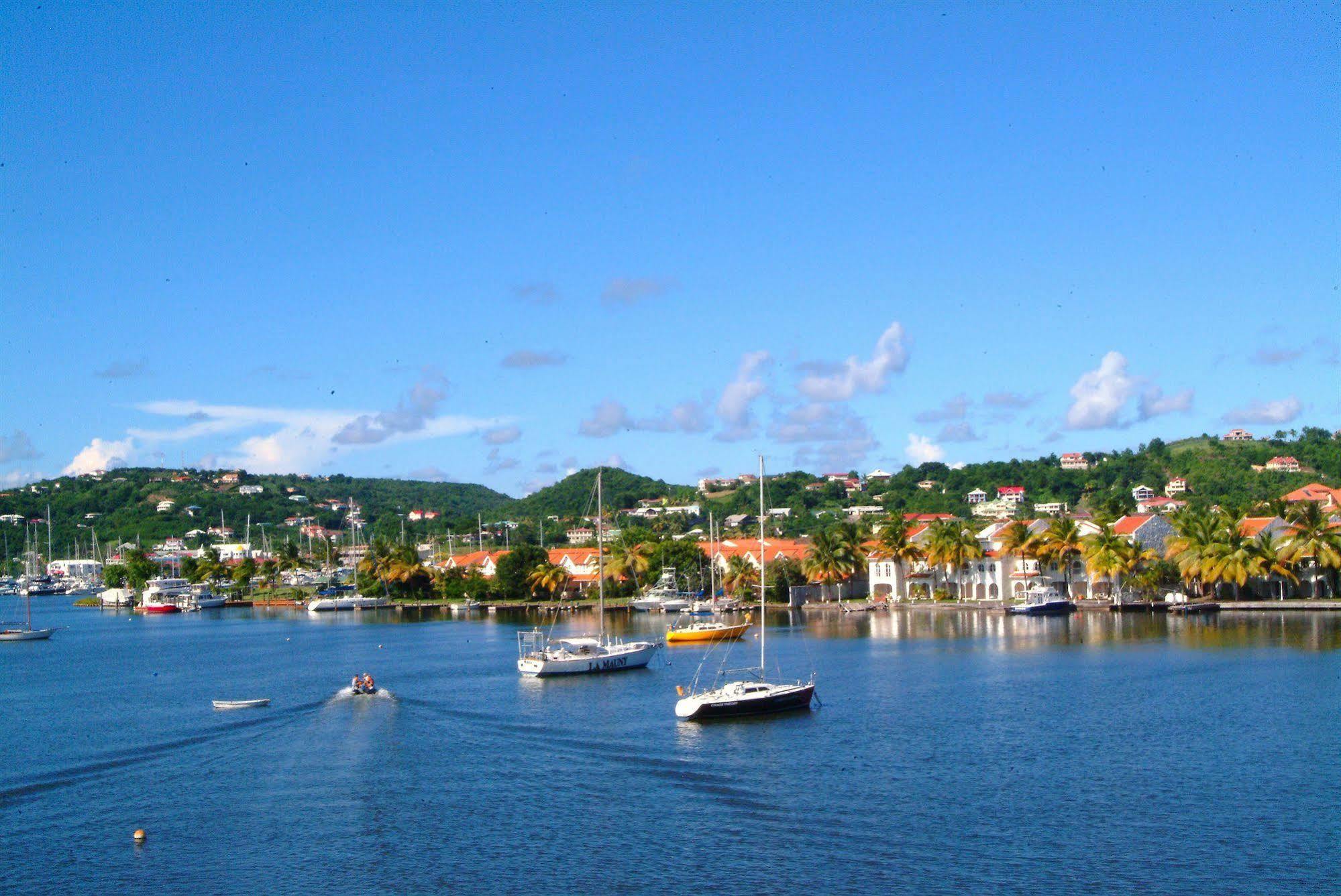 Апарт отель The Harbour Rodney Bay Экстерьер фото